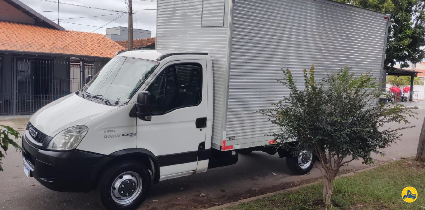 CAMINHAO IVECO DAILY 35s14 Baú Furgão 3/4 4x2 Carvalho Transportes SAO JOSE DOS CAMPOS SÃO PAULO SP